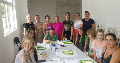 Assistência Social promove oficina de pintura para mulheres